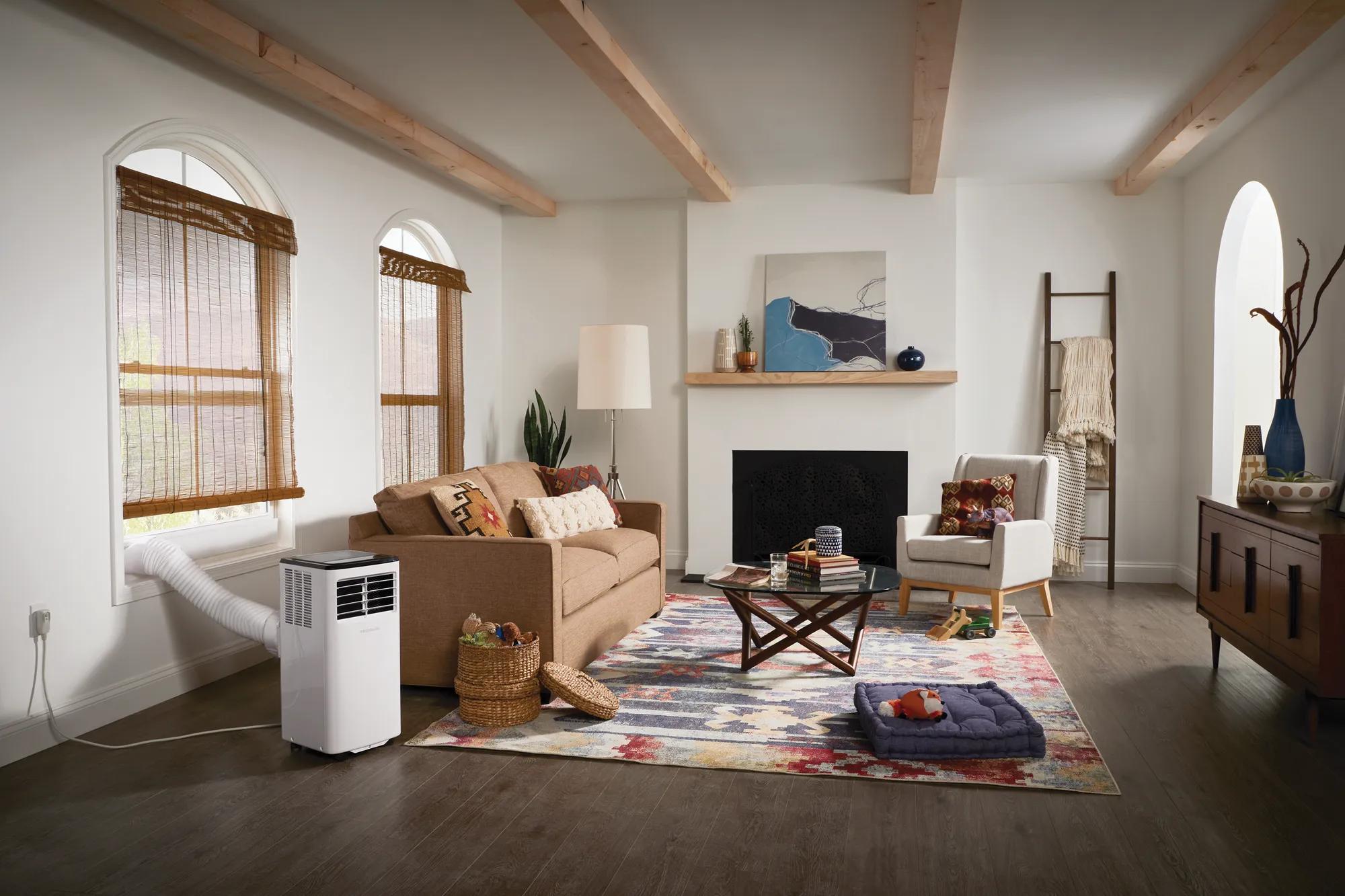 Climatiseur individuel portable avec mode de déshumidification de 8 000 BTU (ASHRAE) / 5 500 BTU (DOE) Blanc-FHPC082AC1