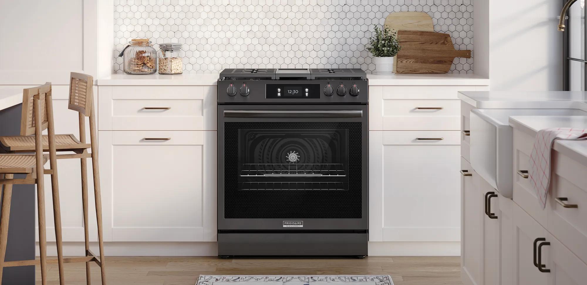 Cuisinière à gaz à commande frontale de 30 po avec convection totale Acier inoxydable noir-GCFG3060BD
