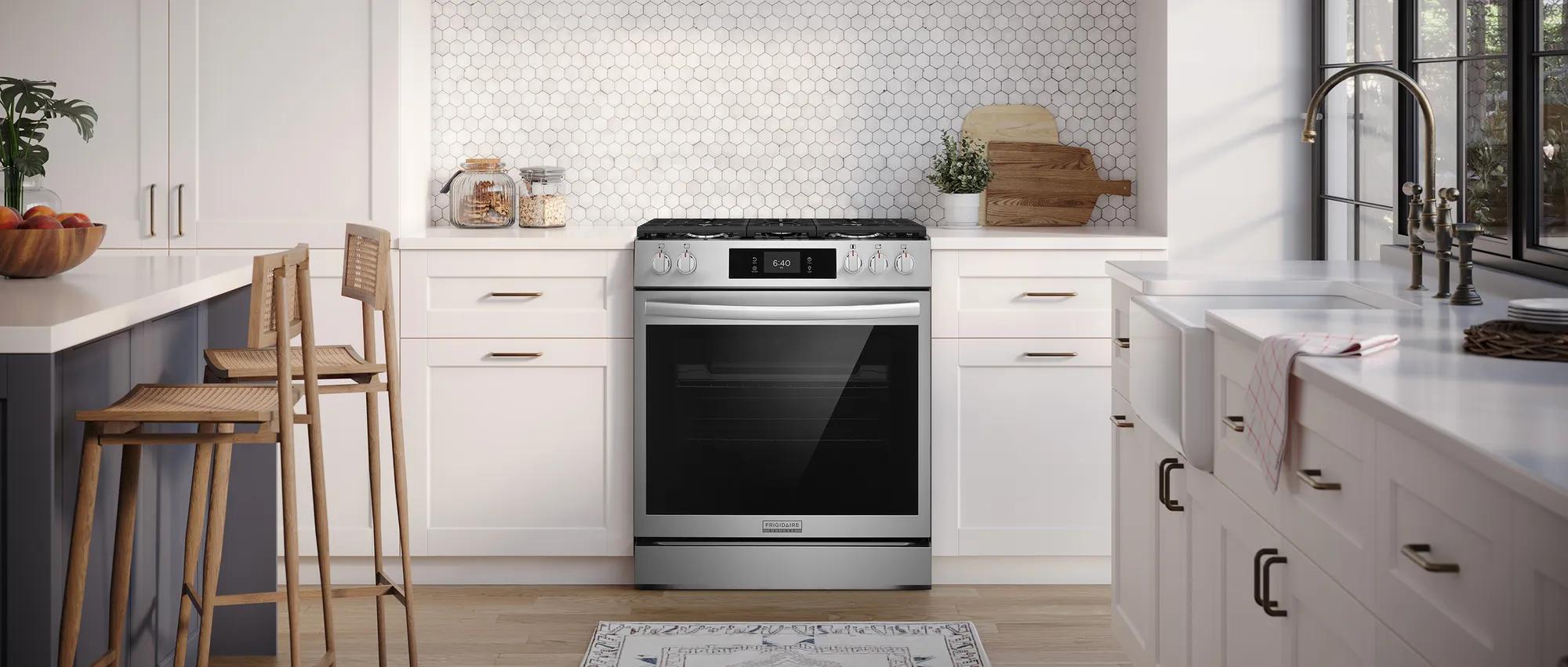 30" Front Control Gas Range with Stone-Baked Pizza Stainless Steel-GCFG3070BF