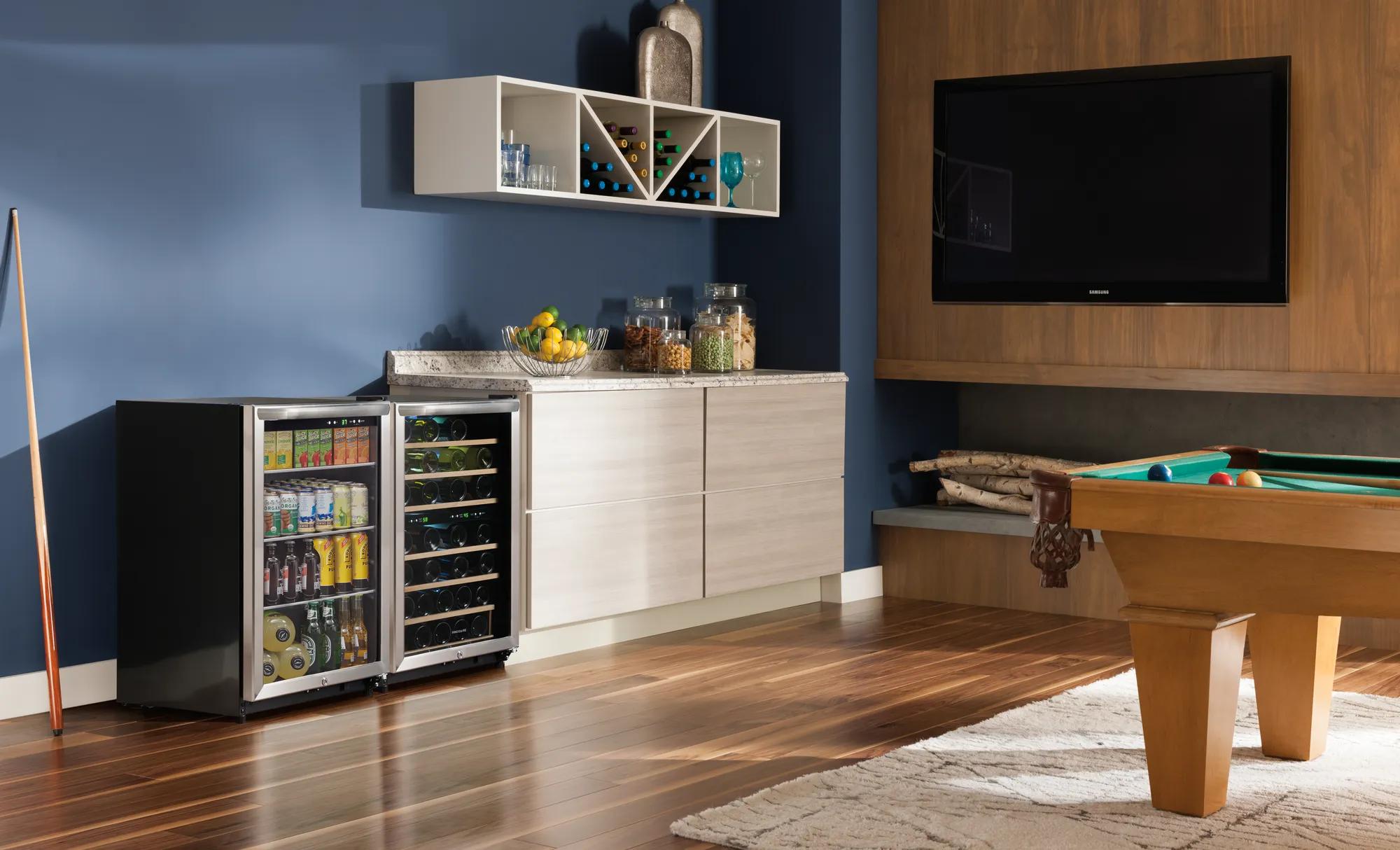 Distributeur de boissons d’une capacité de 138 canettes de 12 oz Acier inoxydable-FRYB4623AS