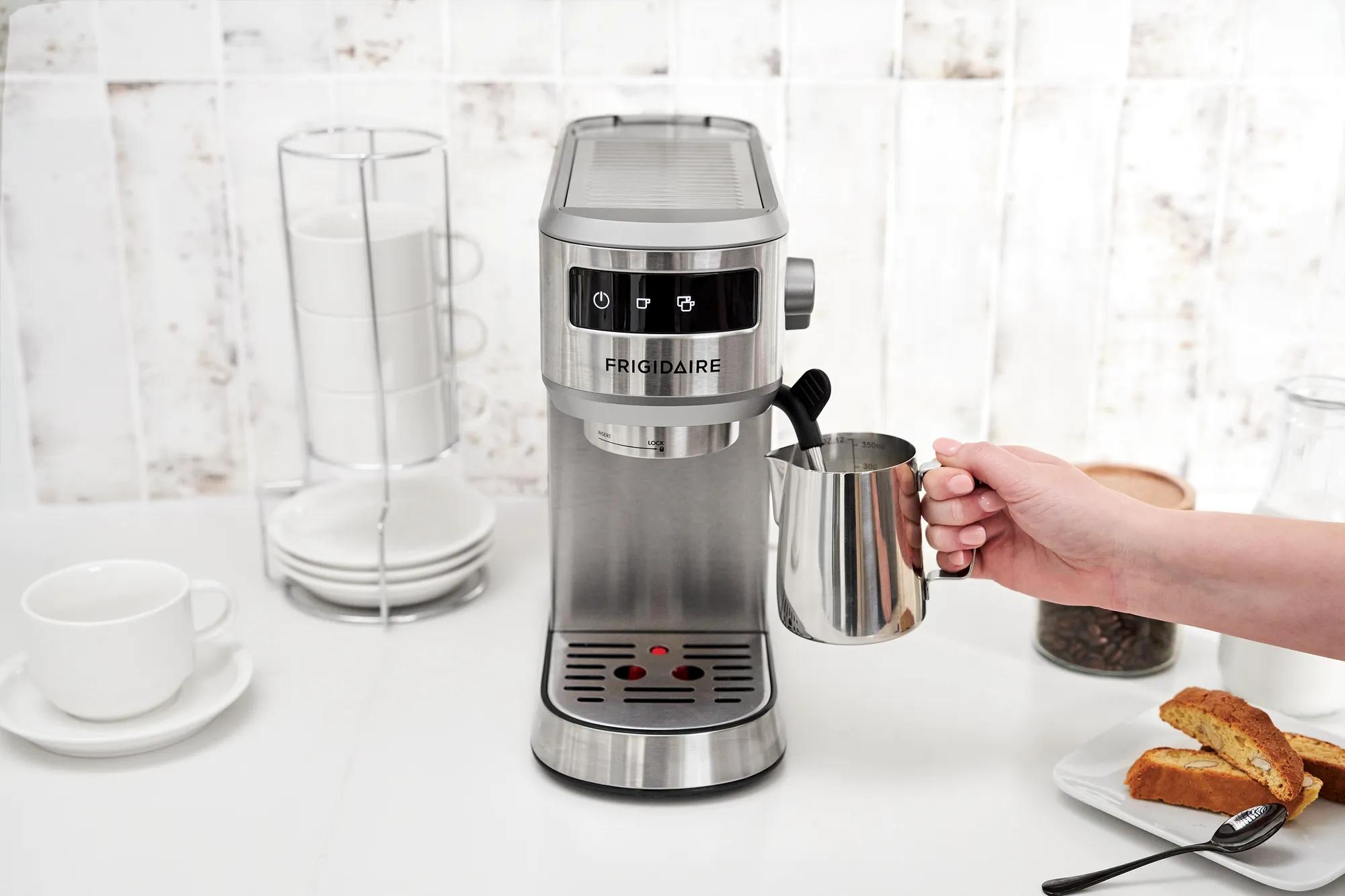 Achieve the perfect finish with the full-size Milk Frother