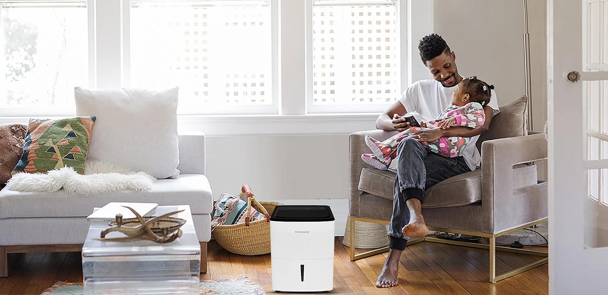 Déshumidificateur de 22 pintes (certifié Energy Star) Blanc-FFAD2234W1