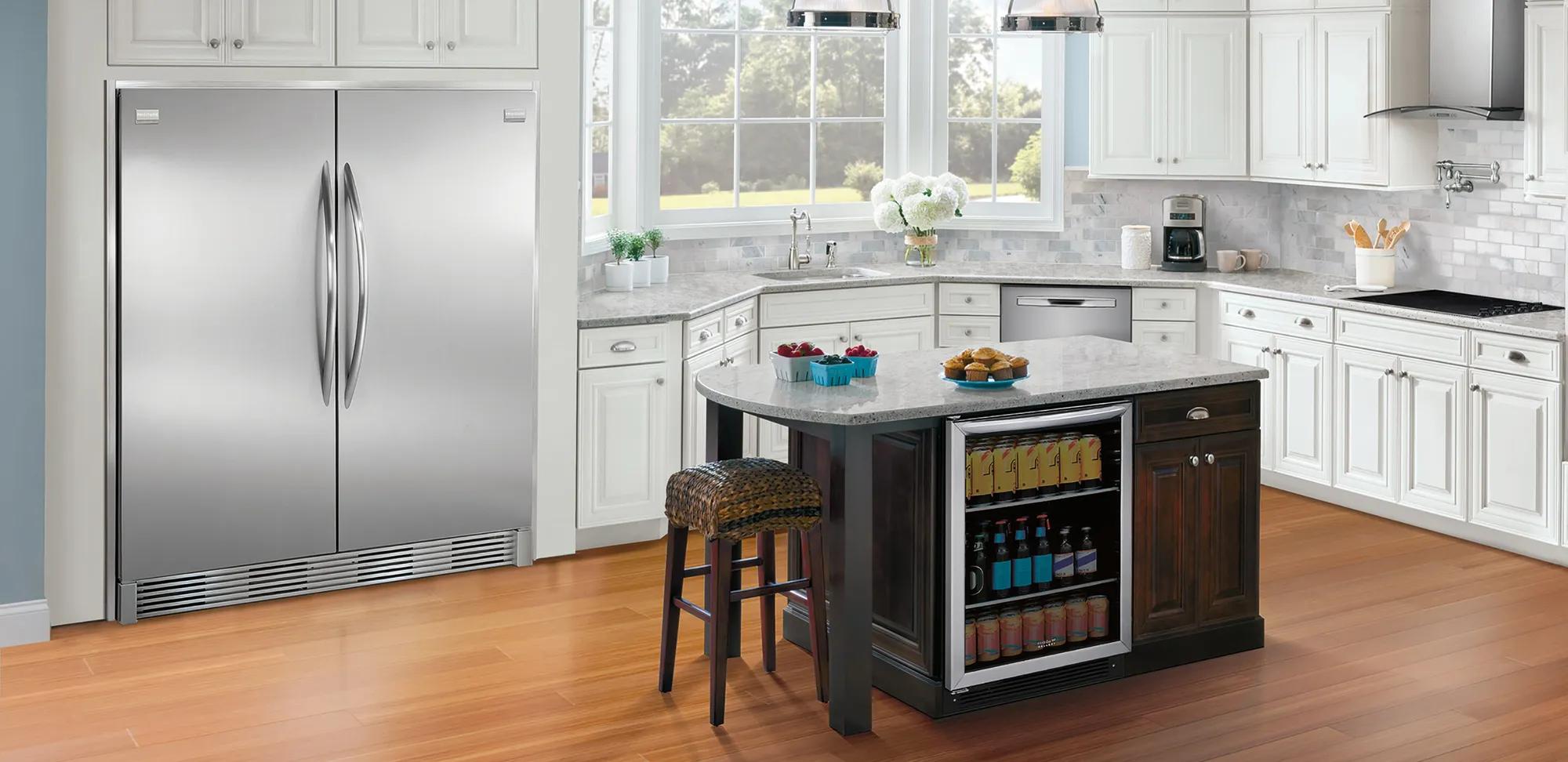 Distributeur de boissons encastré de 5 pi³ Acier inoxydable-FGBC5334VS