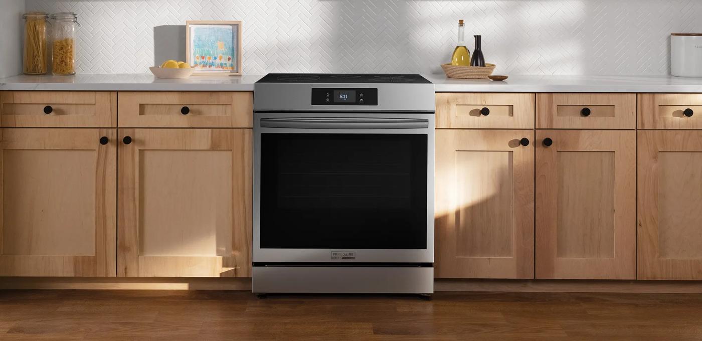  Cuisinière à induction avec commandes frontales de 30 po et convection totale Acier inoxydable-GCFI306CBF