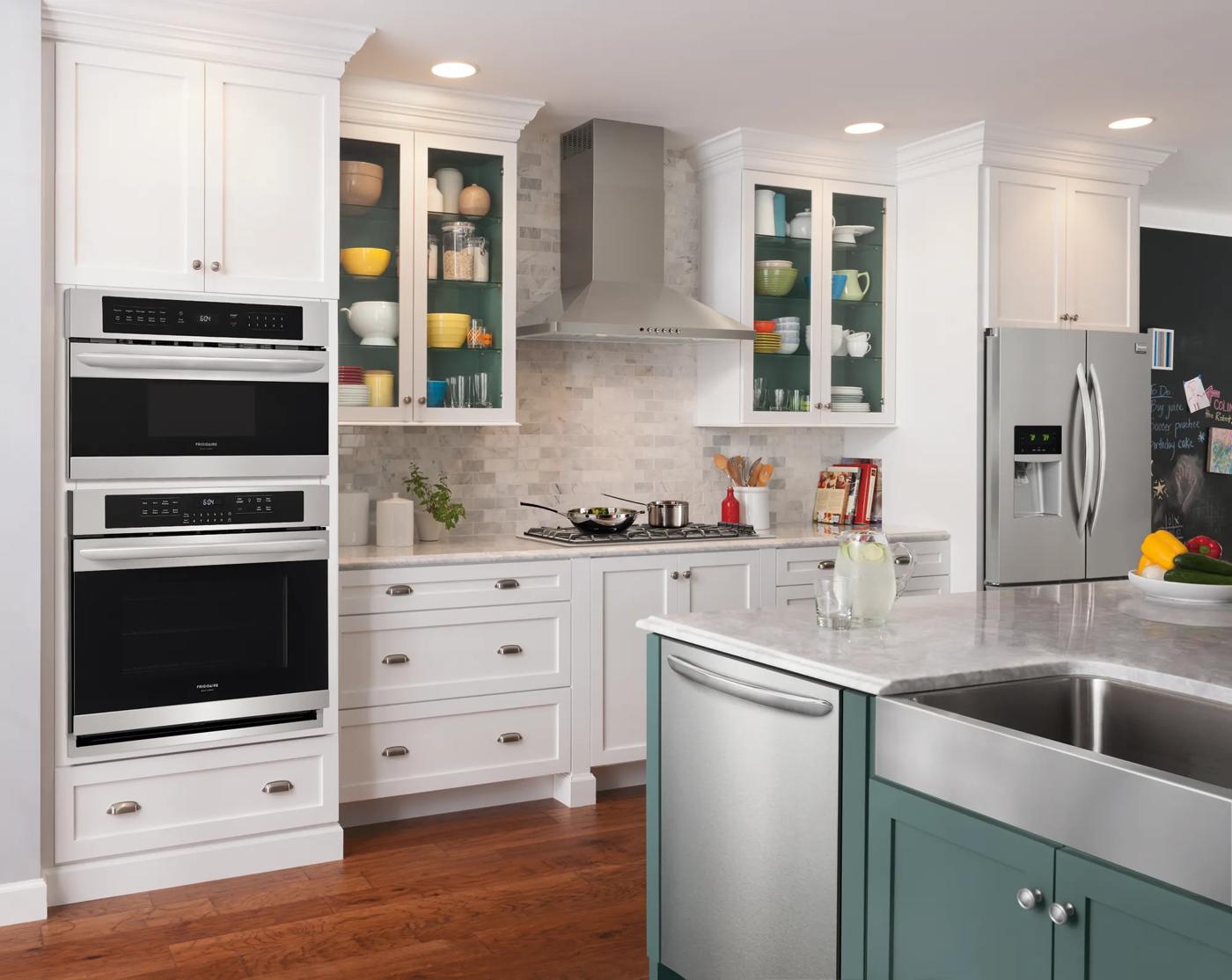 Hotte murale de 36 po à auvent en acier inoxydable Acier inoxydable-FHWC3655LS