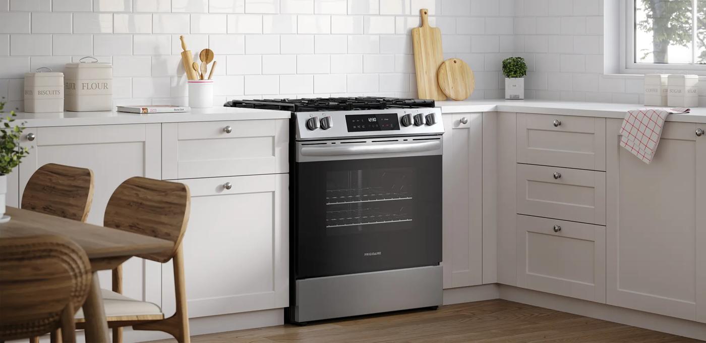 Cuisinière à gaz 30 po à commande frontale avec un système de friture à air chaud Acier inoxydable-FCFG3082BS