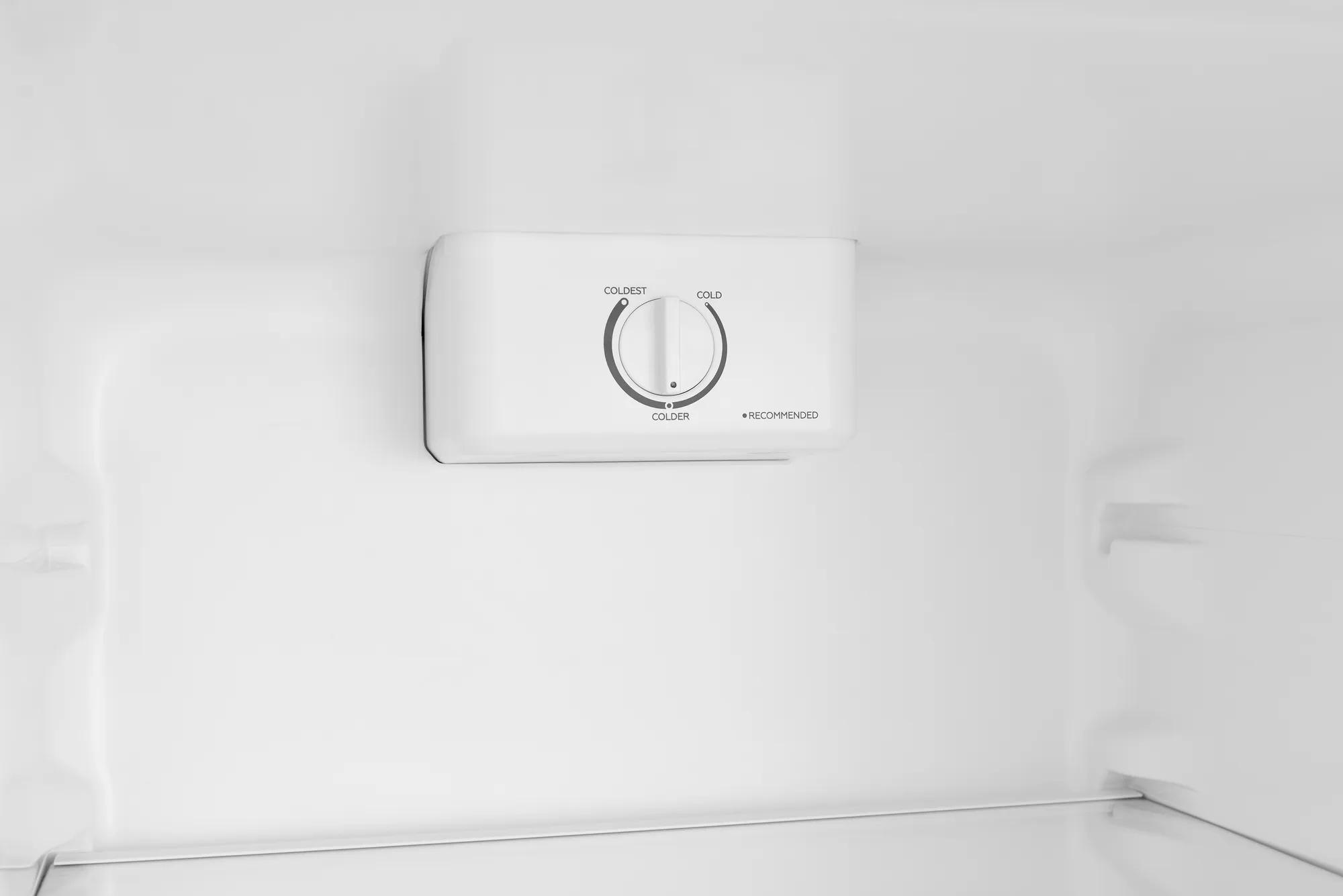 Congélateur vertical de 7 pi cu prêt pour le garage Blanc-FFUE0725AW