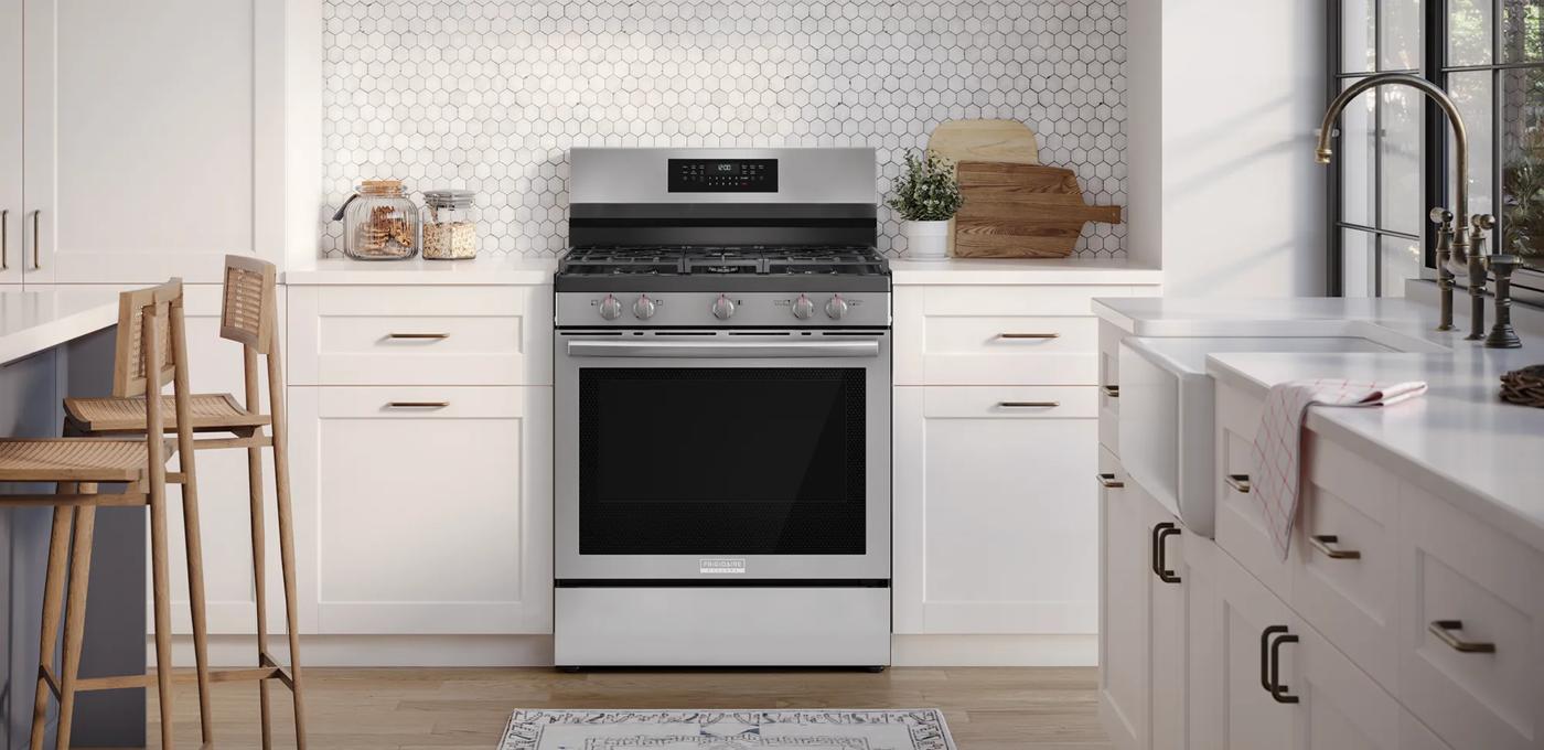 30" Rear Control Gas Range with Total Convection Stainless Steel-GCRG3059BF