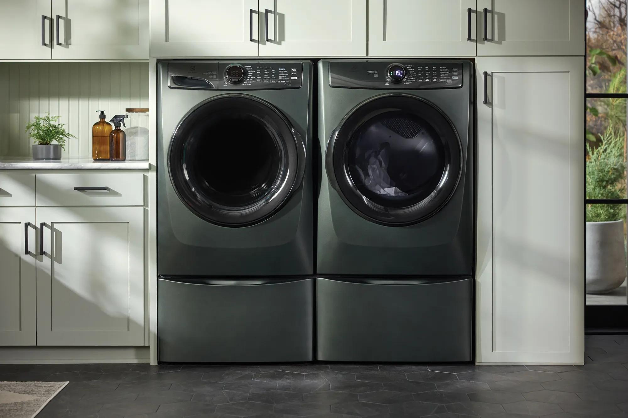 Frigidaire 700 Series Washer & Dryer - Thumbnail 2